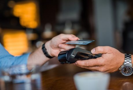16 Verdades Que Ninguém Te Conta Antes de Fazer um Cartão de Crédito (Evite Essas Armadilhas!)